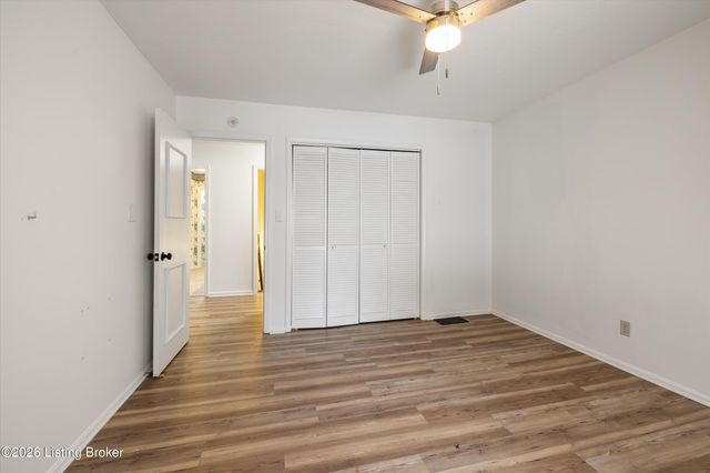 1405 Robertson Dr, Crestwood, KY 40014