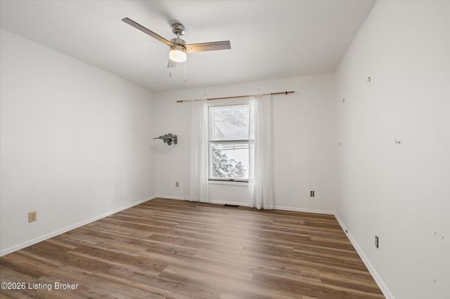 1405 Robertson Dr, Crestwood, KY 40014