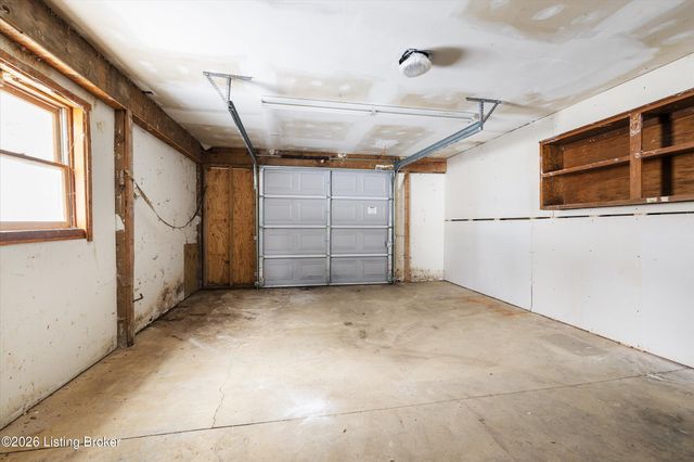 1405 Robertson Dr, Crestwood, KY 40014