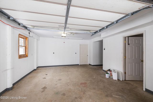 1405 Robertson Dr, Crestwood, KY 40014