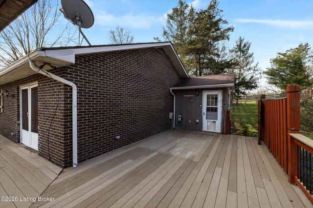 1405 Robertson Dr, Crestwood, KY 40014