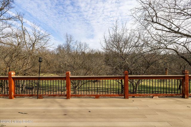 1405 Robertson Dr, Crestwood, KY 40014