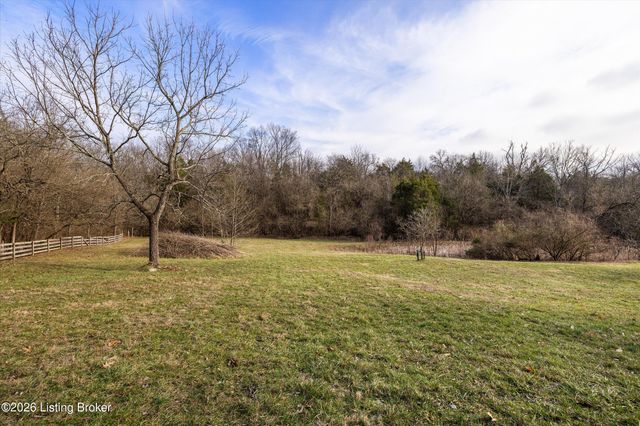 1405 Robertson Dr, Crestwood, KY 40014