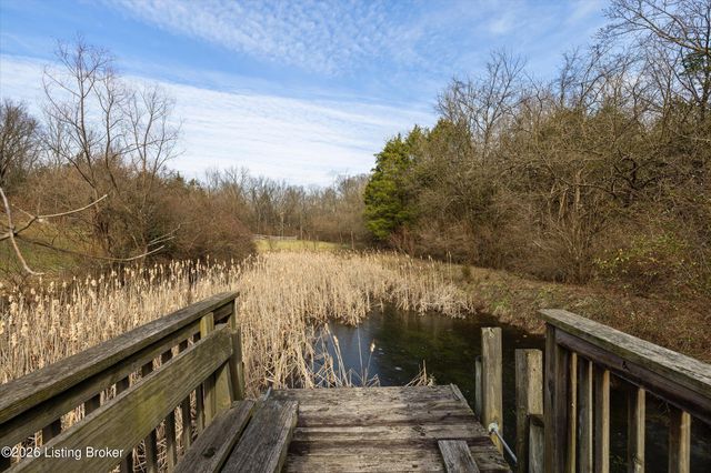 1405 Robertson Dr, Crestwood, KY 40014