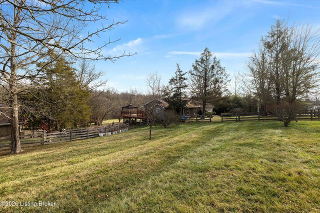 1405 Robertson Dr, Crestwood, KY 40014