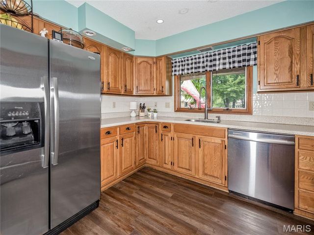 7 Ginger Meadow Court, Glen Carbon, IL 62034