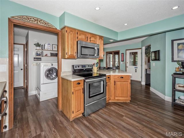 7 Ginger Meadow Court, Glen Carbon, IL 62034