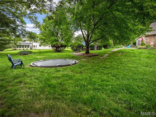 7 Ginger Meadow Court, Glen Carbon, IL 62034
