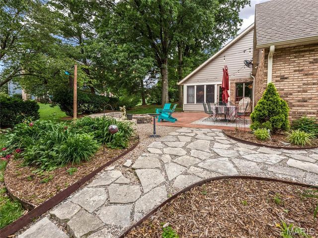 7 Ginger Meadow Court, Glen Carbon, IL 62034