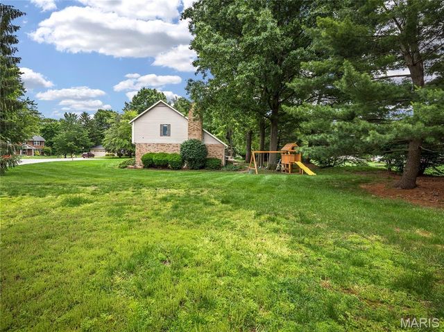 7 Ginger Meadow Court, Glen Carbon, IL 62034
