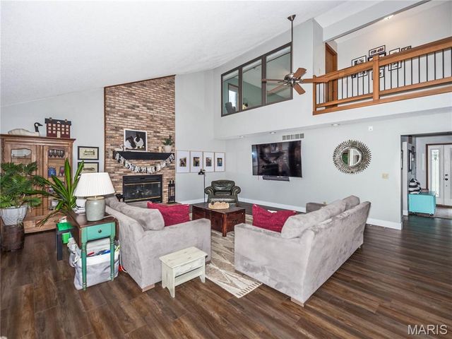 7 Ginger Meadow Court, Glen Carbon, IL 62034