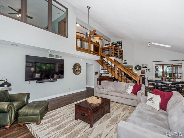 7 Ginger Meadow Court, Glen Carbon, IL 62034