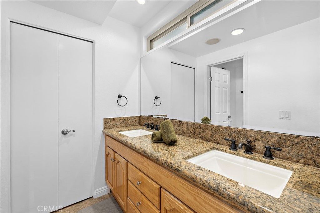 Image 13 of property listing at 18 Navarre, Irvine, CA 92612