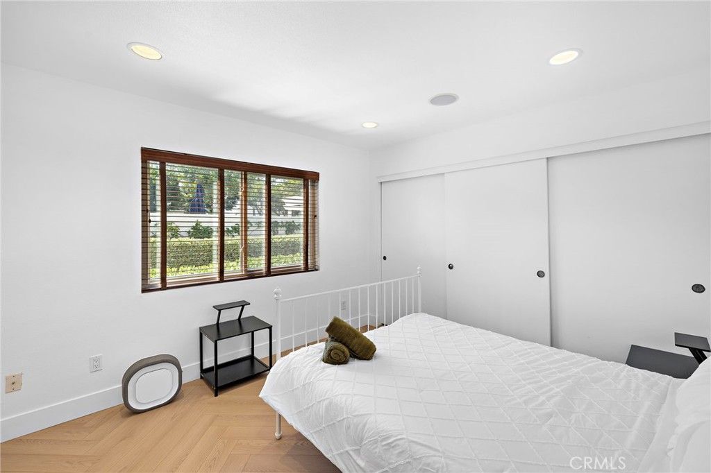 Image 16 of property listing at 18 Navarre, Irvine, CA 92612