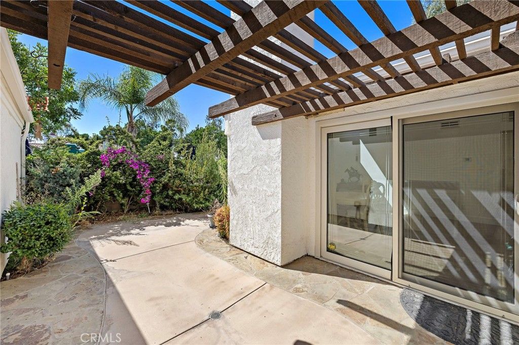 Image 19 of property listing at 18 Navarre, Irvine, CA 92612