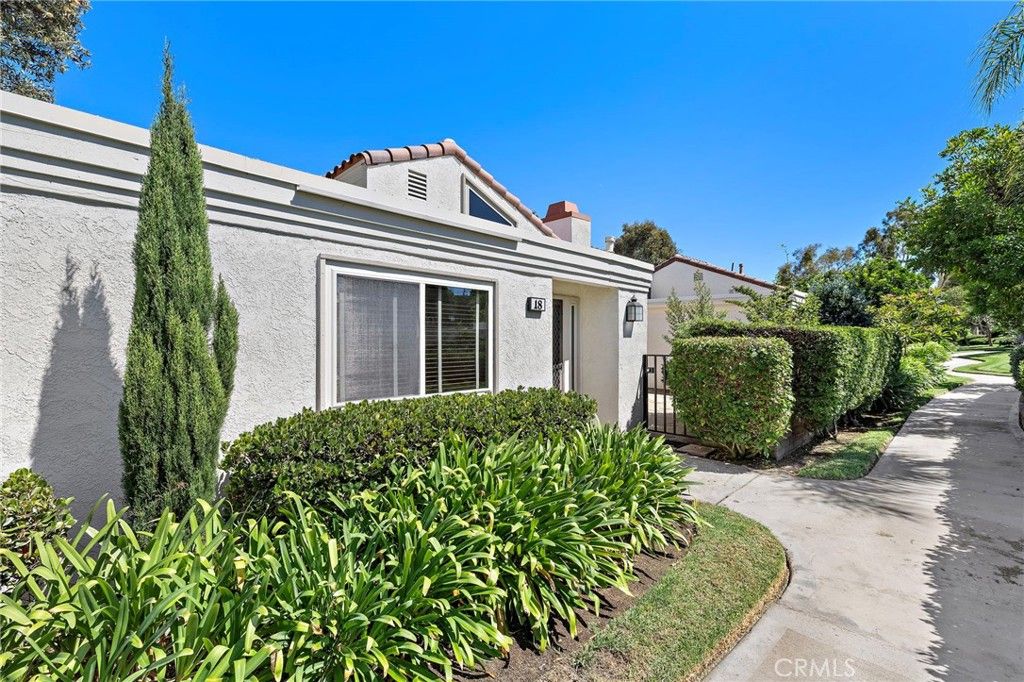 Image 2 of property listing at 18 Navarre, Irvine, CA 92612