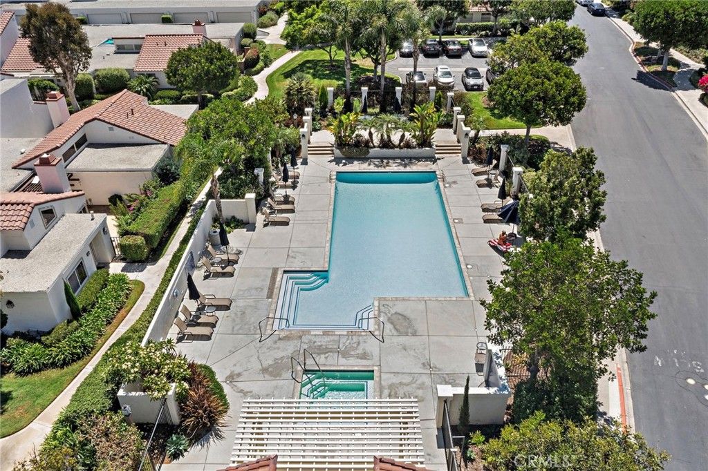 Image 23 of property listing at 18 Navarre, Irvine, CA 92612