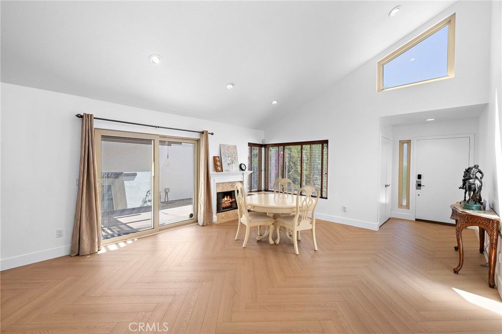 Image 5 of property listing at 18 Navarre, Irvine, CA 92612