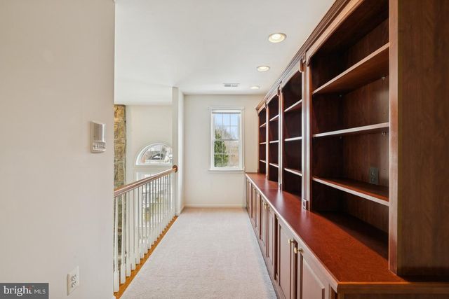 1318 MOORE PL SW, Leesburg, VA 20175