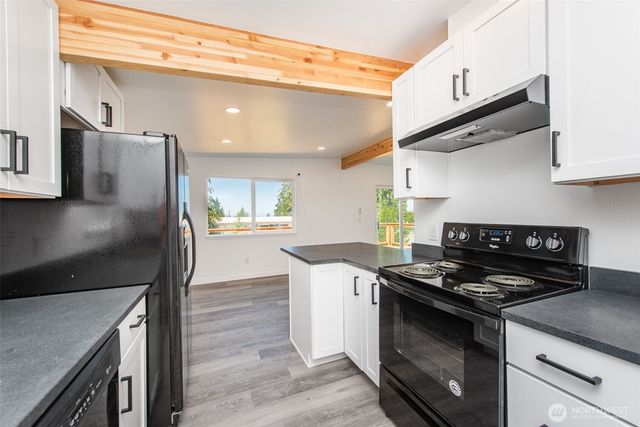 320 E Lopez Avenue, Port Angeles, WA 98362