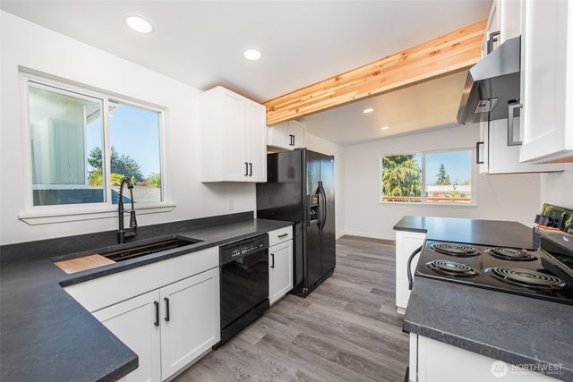 320 E Lopez Avenue, Port Angeles, WA 98362