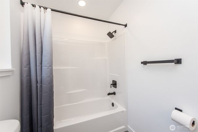 320 E Lopez Avenue, Port Angeles, WA 98362