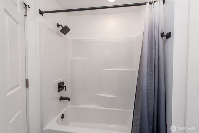 320 E Lopez Avenue, Port Angeles, WA 98362