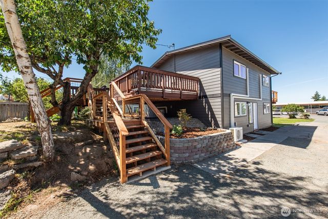 320 E Lopez Avenue, Port Angeles, WA 98362