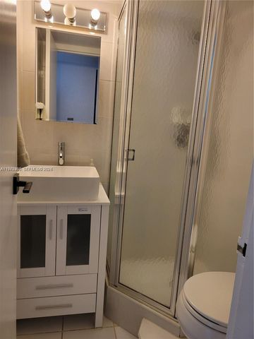 2655 Collins Ave 1404, Miami Beach, FL 33140