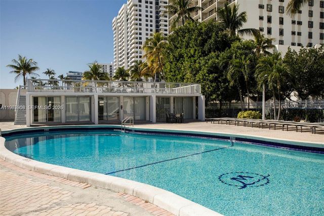2655 Collins Ave 1404, Miami Beach, FL 33140