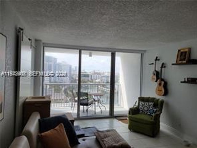 2655 Collins Ave 1404, Miami Beach, FL 33140