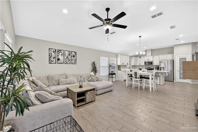 2608 N Day Lily Avenue, Edinburg, TX 78541