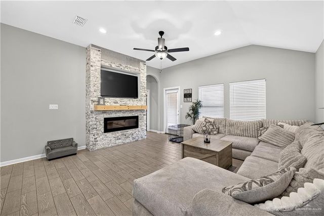 2608 N Day Lily Avenue, Edinburg, TX 78541