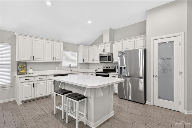 2608 N Day Lily Avenue, Edinburg, TX 78541
