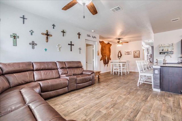 202 Hess DR, Kyle, TX 78640