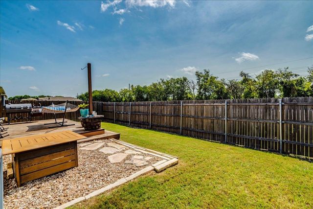 202 Hess DR, Kyle, TX 78640