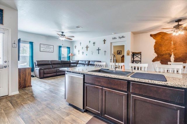 202 Hess DR, Kyle, TX 78640