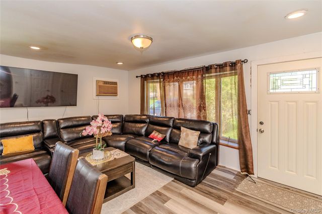 7 Fleetwood Drive, Newburgh, NY 12550