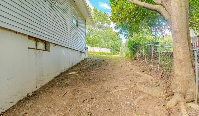 7 Fleetwood Drive, Newburgh, NY 12550