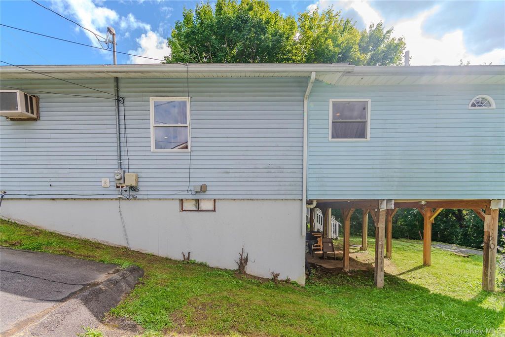 7 Fleetwood Drive, Newburgh, NY 12550 — photo 5