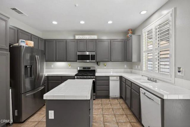 816 Noontide Way, Oxnard, CA 93035