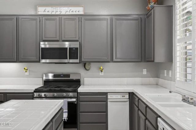 816 Noontide Way, Oxnard, CA 93035