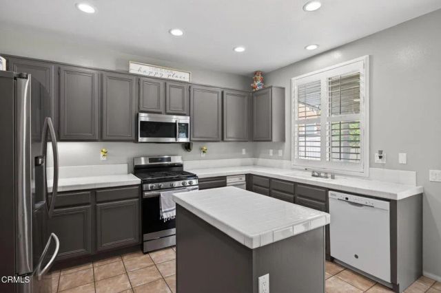 816 Noontide Way, Oxnard, CA 93035