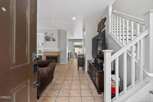 816 Noontide Way, Oxnard, CA 93035