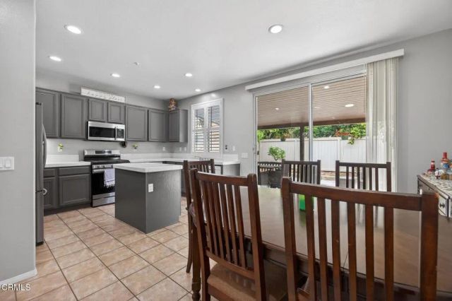 816 Noontide Way, Oxnard, CA 93035