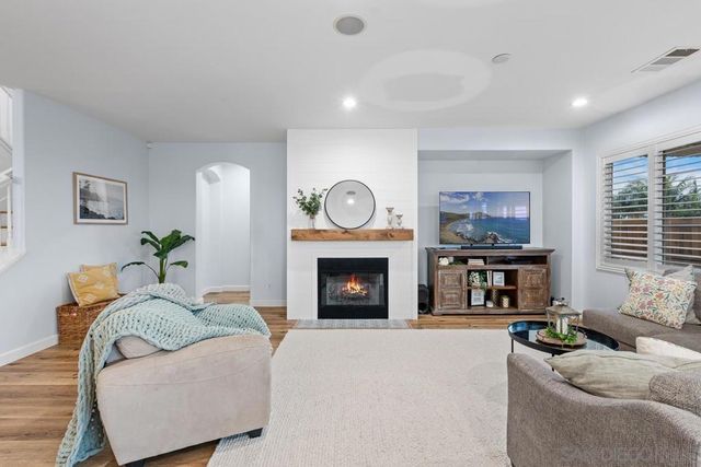 3476 Pleasant Vale Dr, Carlsbad, CA 92010