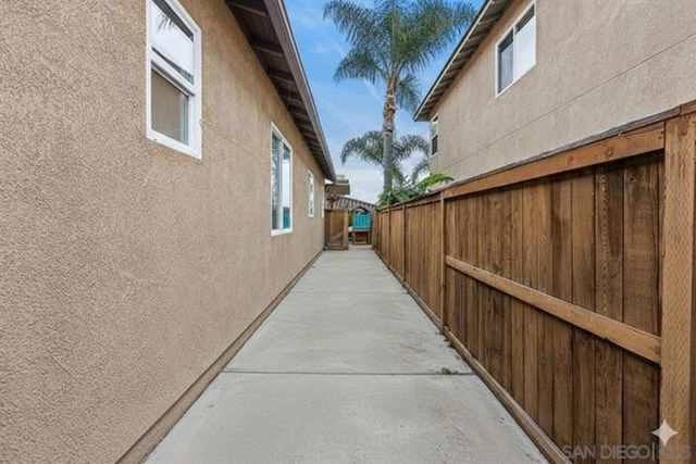 3476 Pleasant Vale Dr, Carlsbad, CA 92010