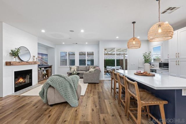 3476 Pleasant Vale Dr, Carlsbad, CA 92010