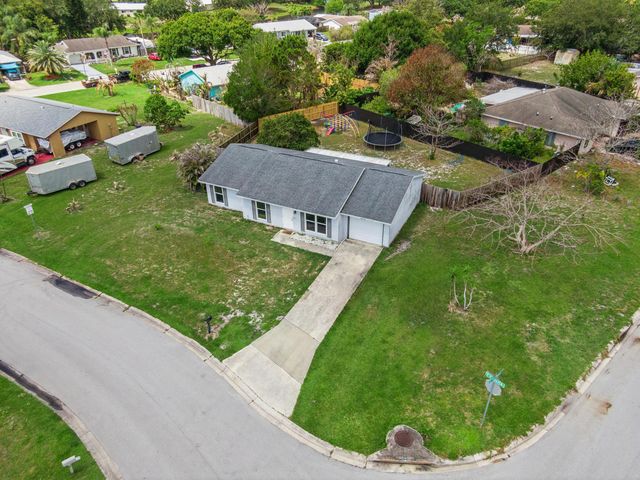1802 SE Vesthaven Court, Port St. Lucie, Port St Lucie, FL 34952