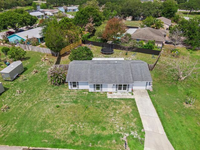 1802 SE Vesthaven Court, Port St. Lucie, Port St Lucie, FL 34952